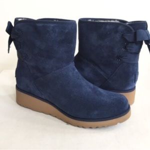 UGG Navy Drew Sunshine Boots- LIKE NEW